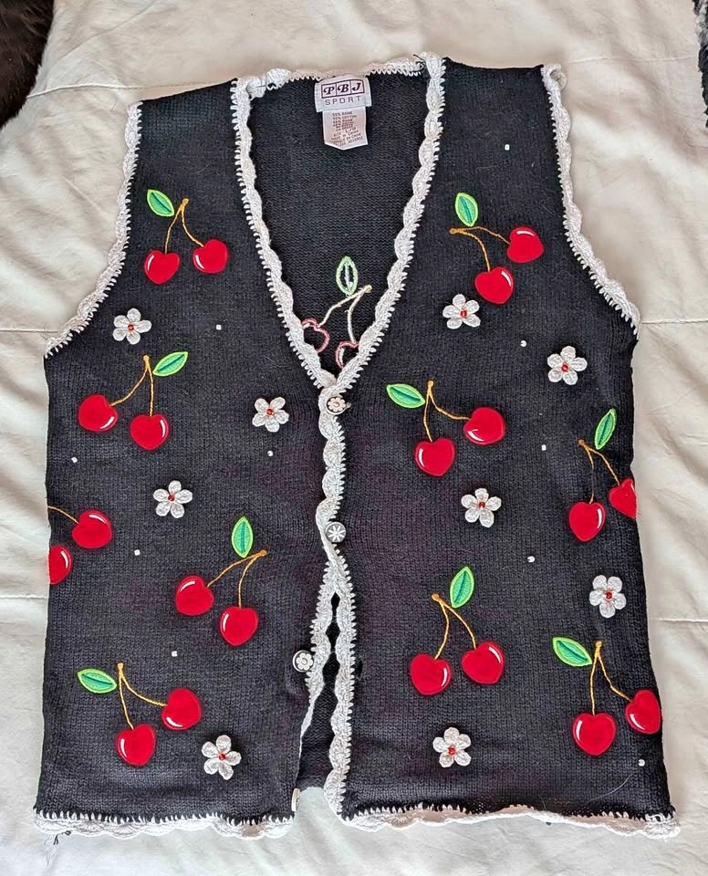Heart cherry knit vest