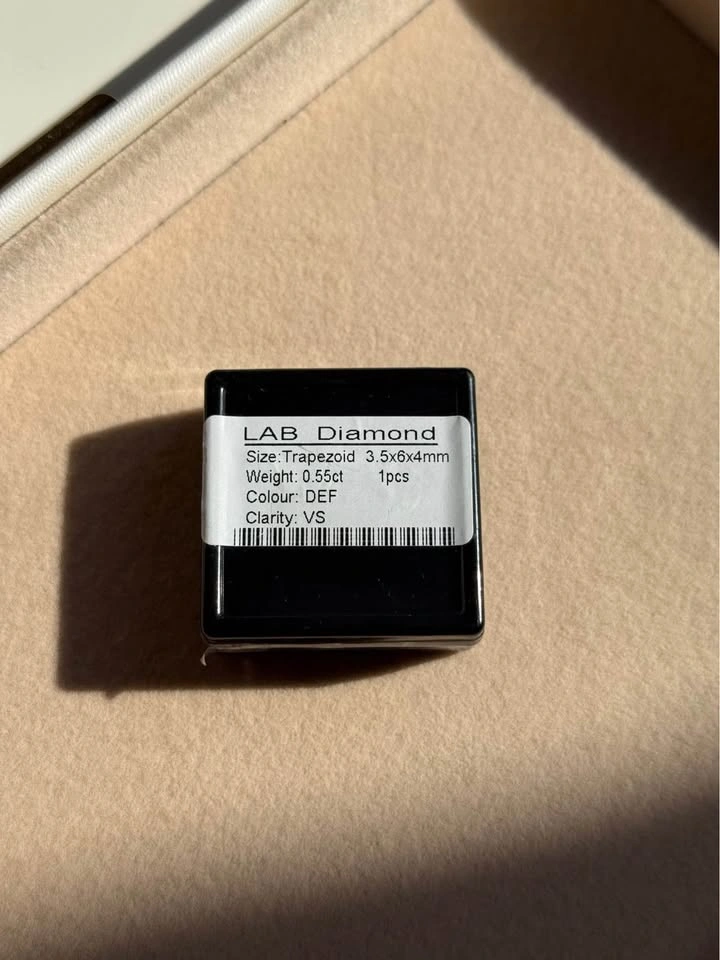 0.55ct Lab Diamond - Trapezoid Cut (3.5x6x4mm) - DEF Color, VS C - photo 3