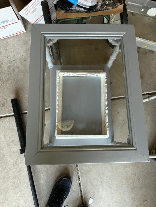 Completely Refurbished End Table With Removable Tray - photo 4