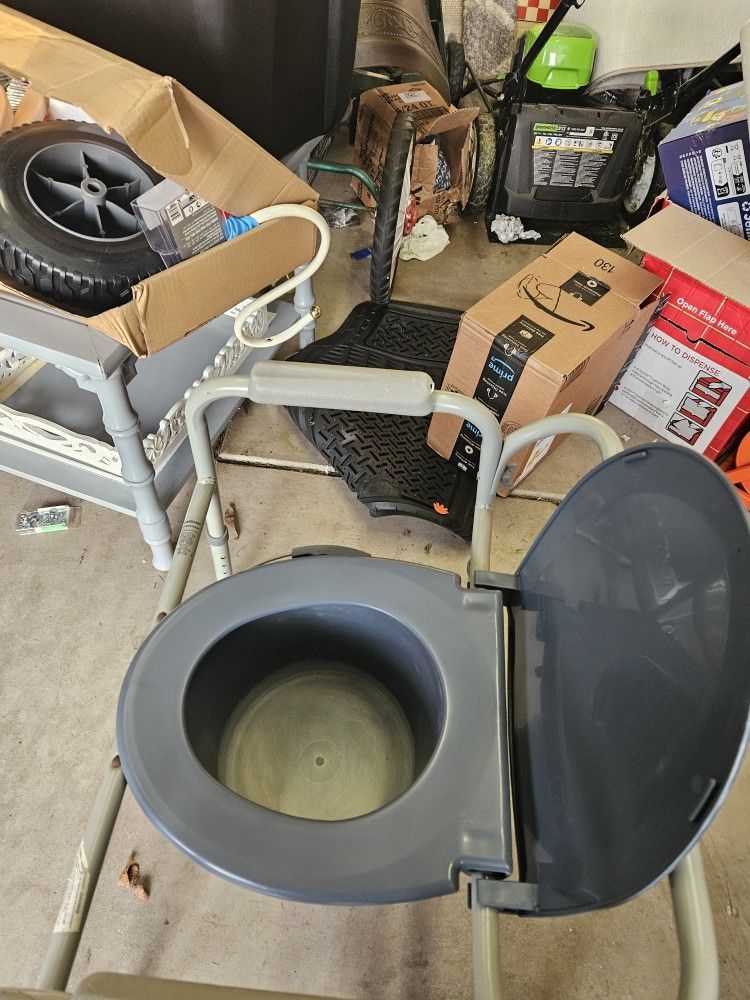 Commode Chair - photo 2