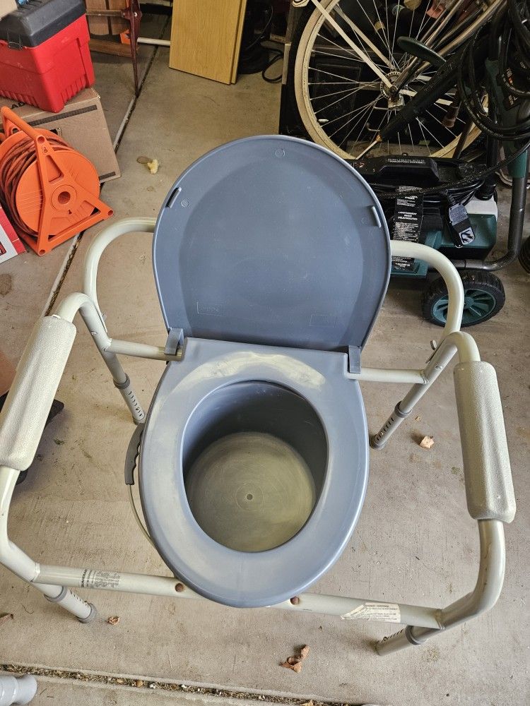 Commode Chair - photo 3