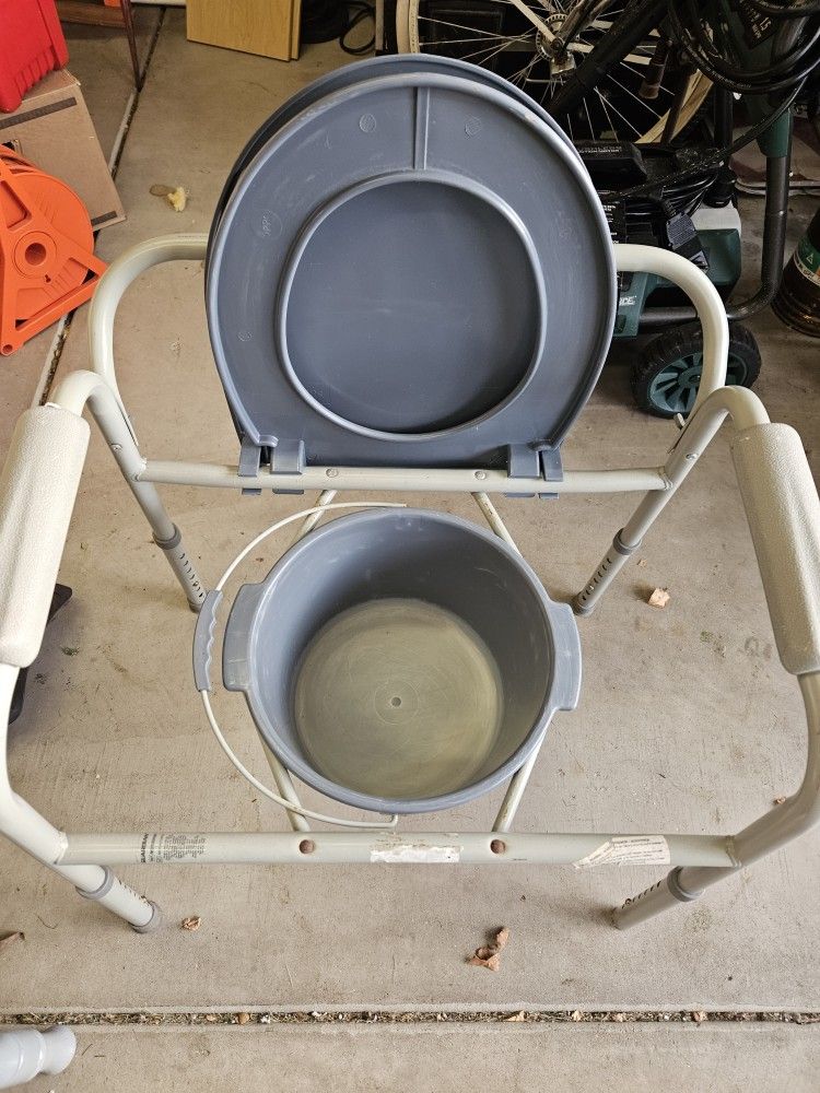 Commode Chair - photo 4