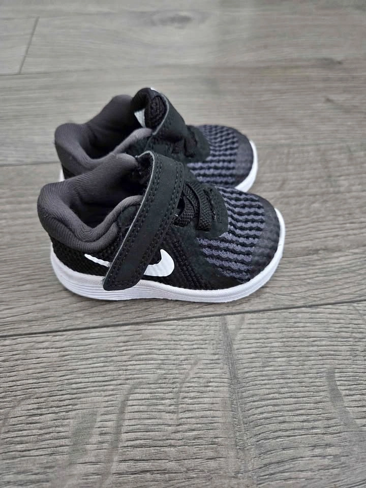 Baby Nike 2c
