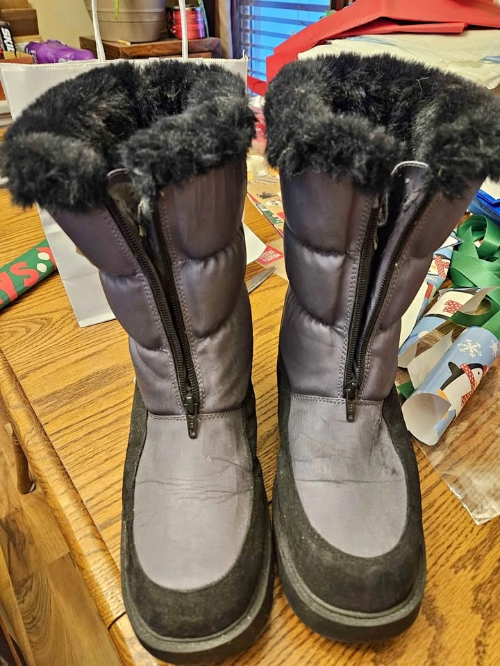 Size 10 Explorers Boots