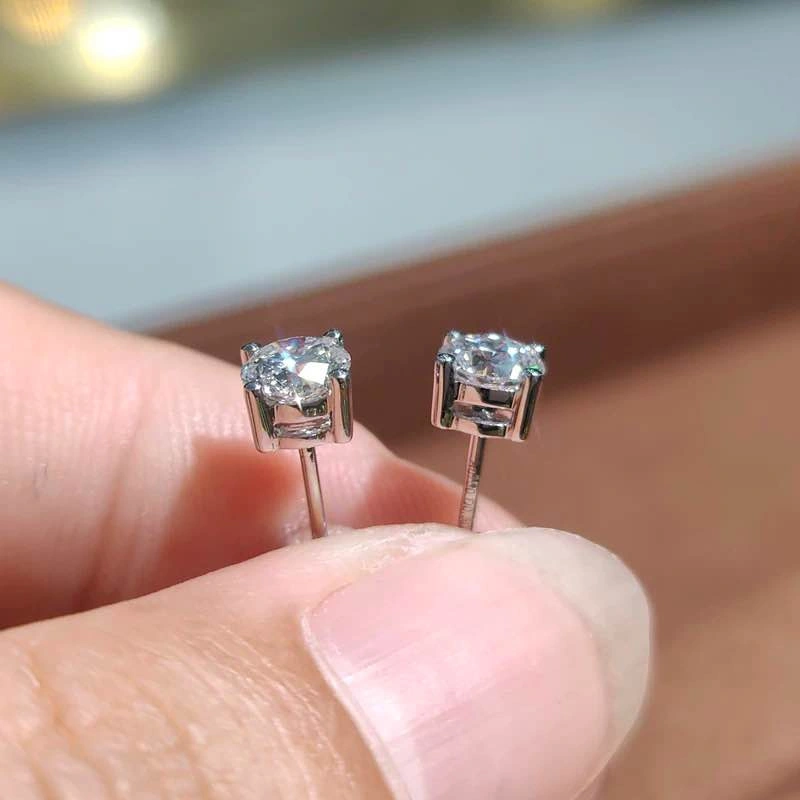 Classic Round Cut Solitaire Stud Earrings - CZ / High-Quality Si