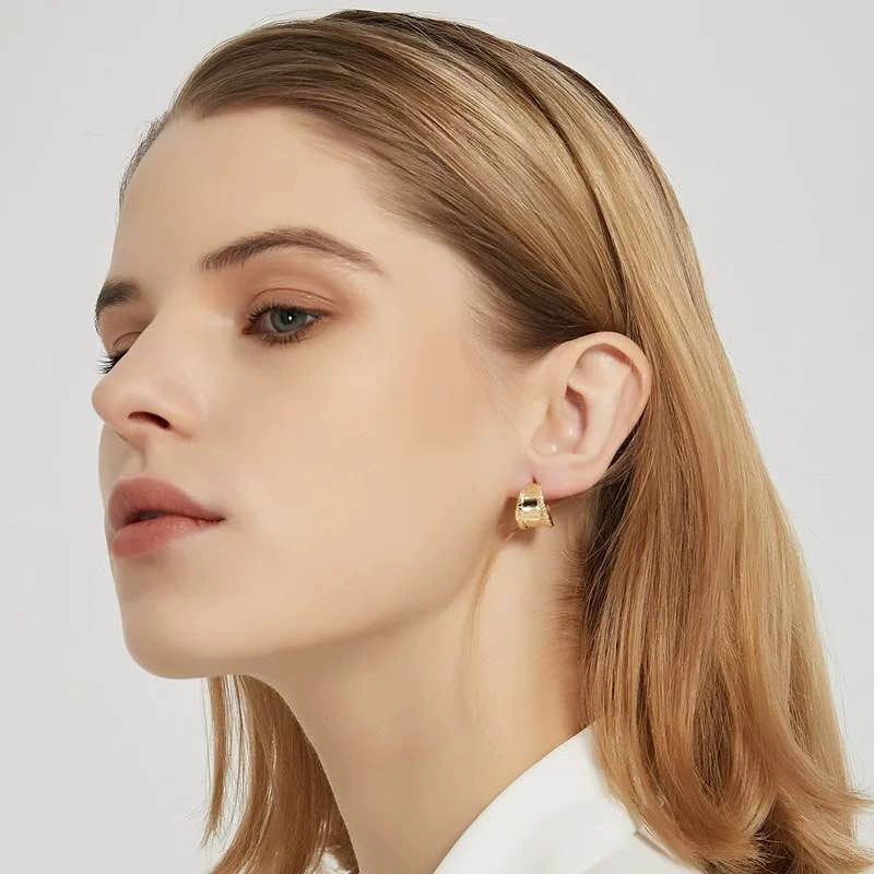 Chic Gold Color C-Shape Hoop Stud Earrings - photo 3