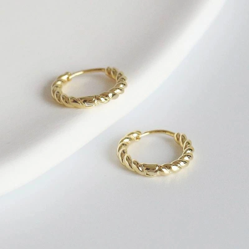 Gold Twisted Hoop Earrings – Chunky Minimalist Style – Brand New - photo 3