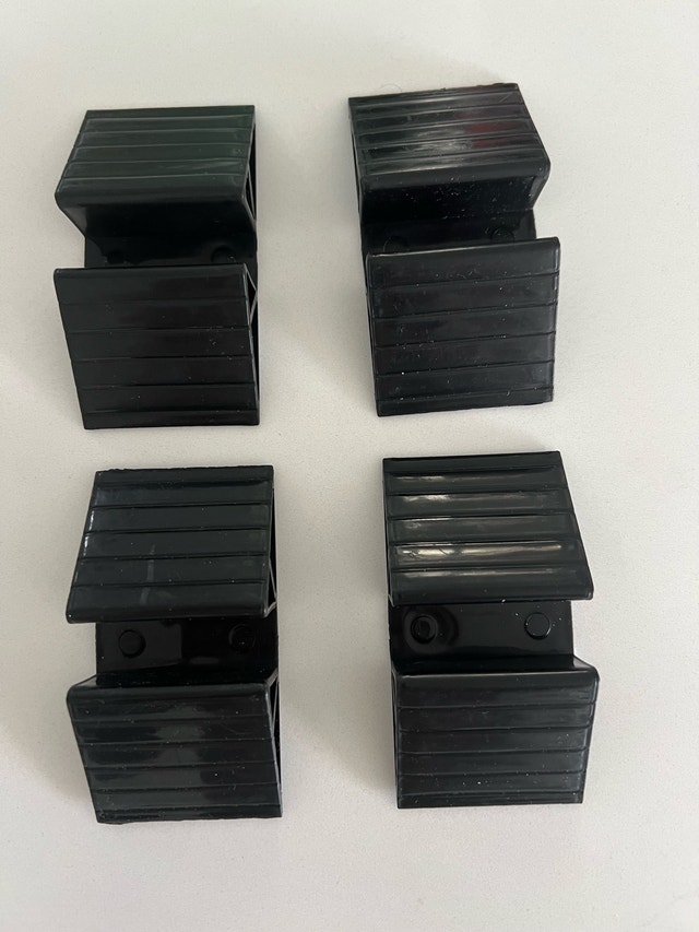 Geelin 4 Pcs Pet Gate Support - Brand New - photo 4