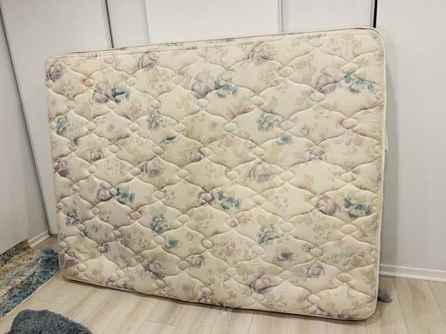 Mattress with frame - photo 3