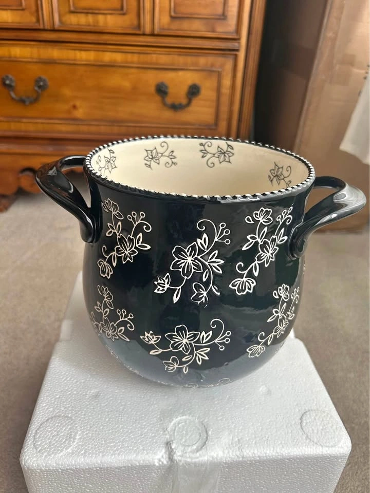 Temp-tations by Tara Retired Floral Lace Black Utensil Crock