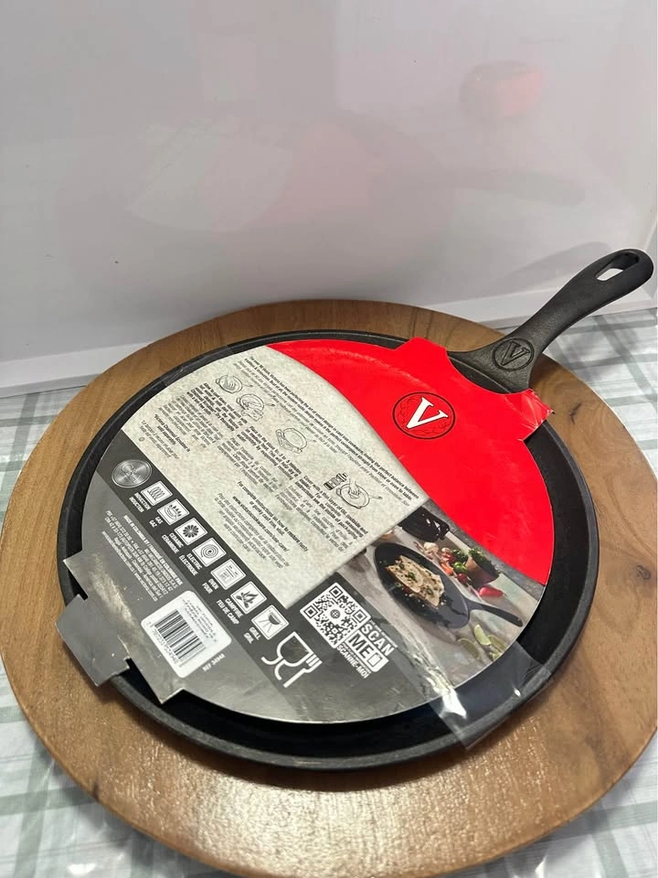 Victoria 10.5 inch Cast Iron Comal Griddle - photo 4
