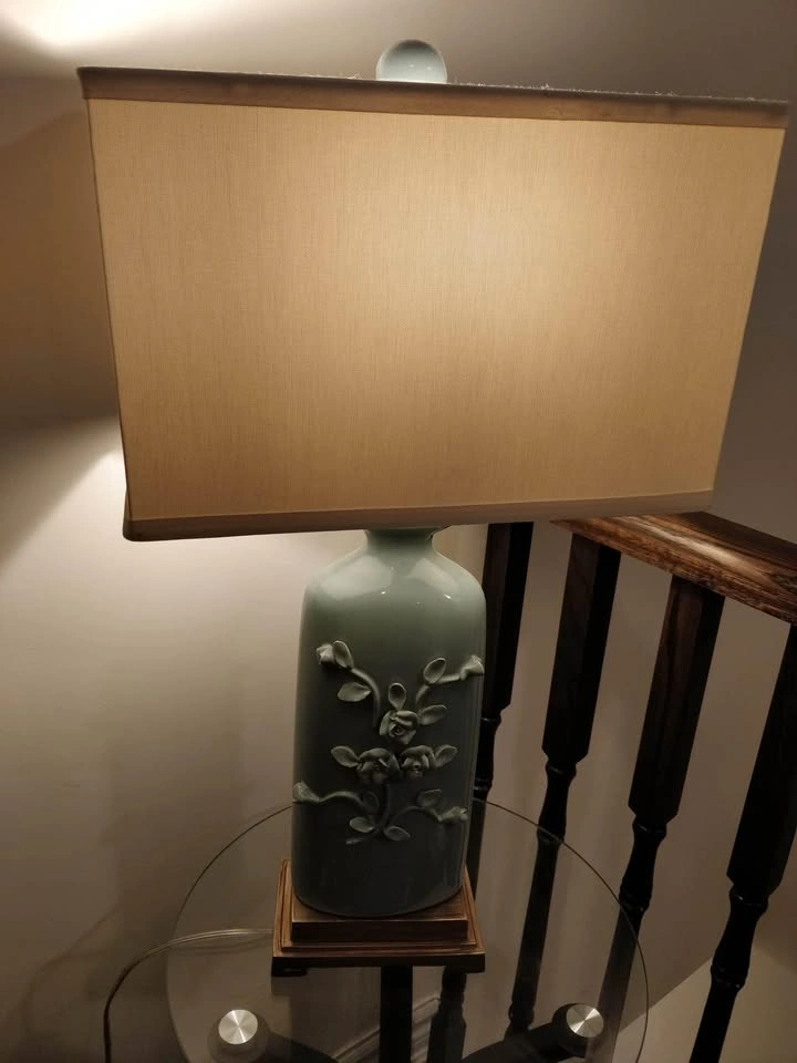 Table Lamp from Leon's - photo 2