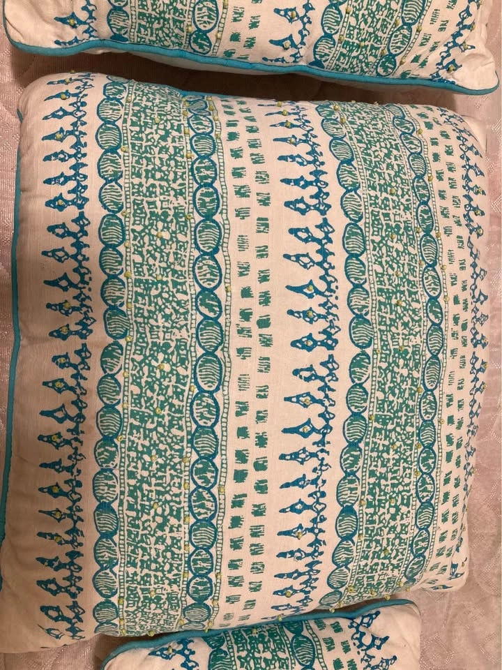 Three Cushions - photo 2