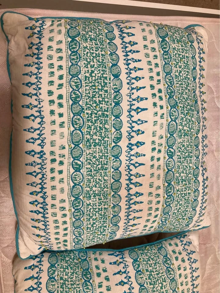Three Cushions - photo 3