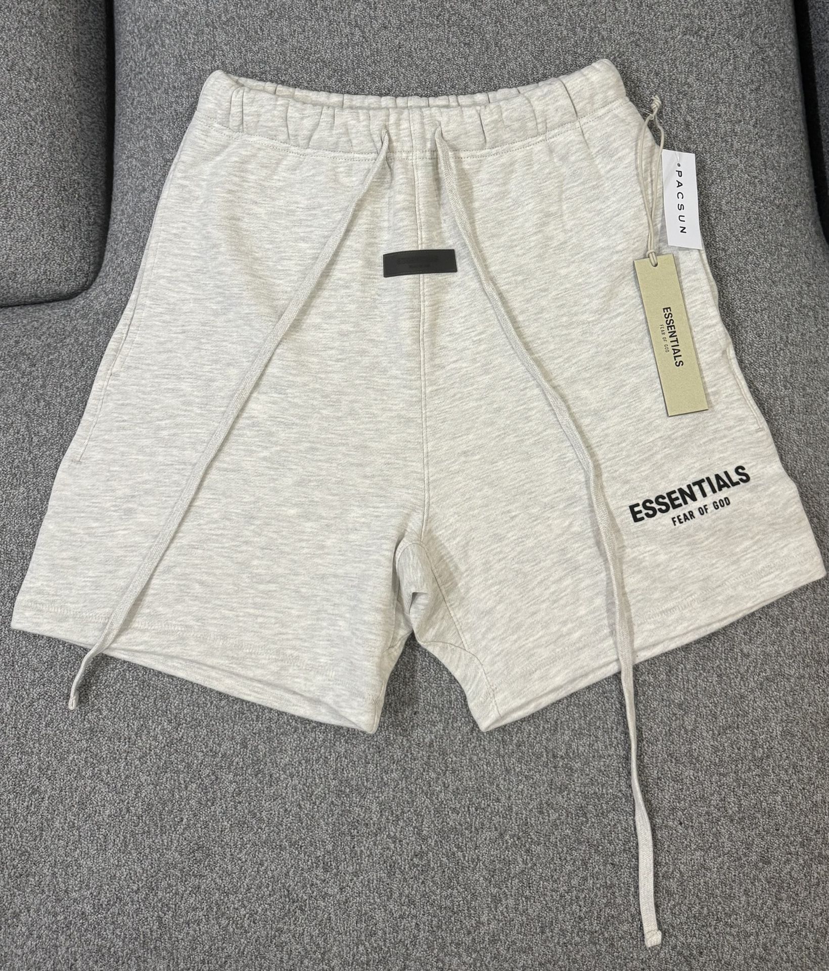 Essential Shorts Light Oat Size Xs