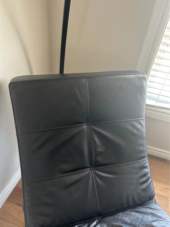 Black Leather Lounger - photo 2