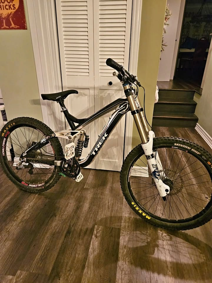 Trek Session DH Bike - Size Large