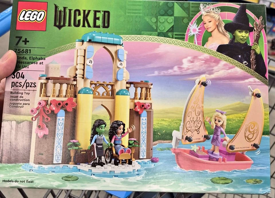 LEGO Wicked Glinda, Elphaba & Nessarose at Shiz University - 756