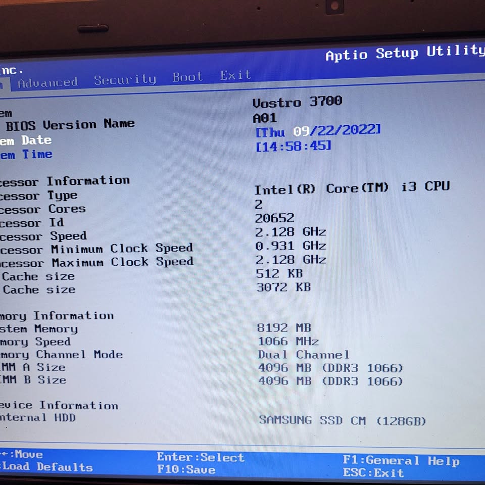 Dell Vostro 3700 17 inches Win 10 SSD Hdd Read