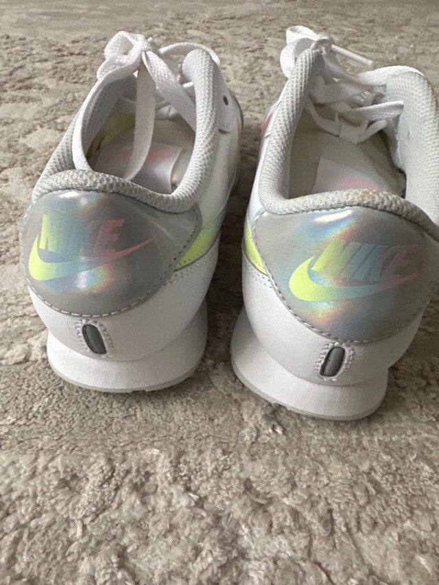 Nike MD Valiant GS "White Multi" sneakers, US 6.5 Y - photo 4