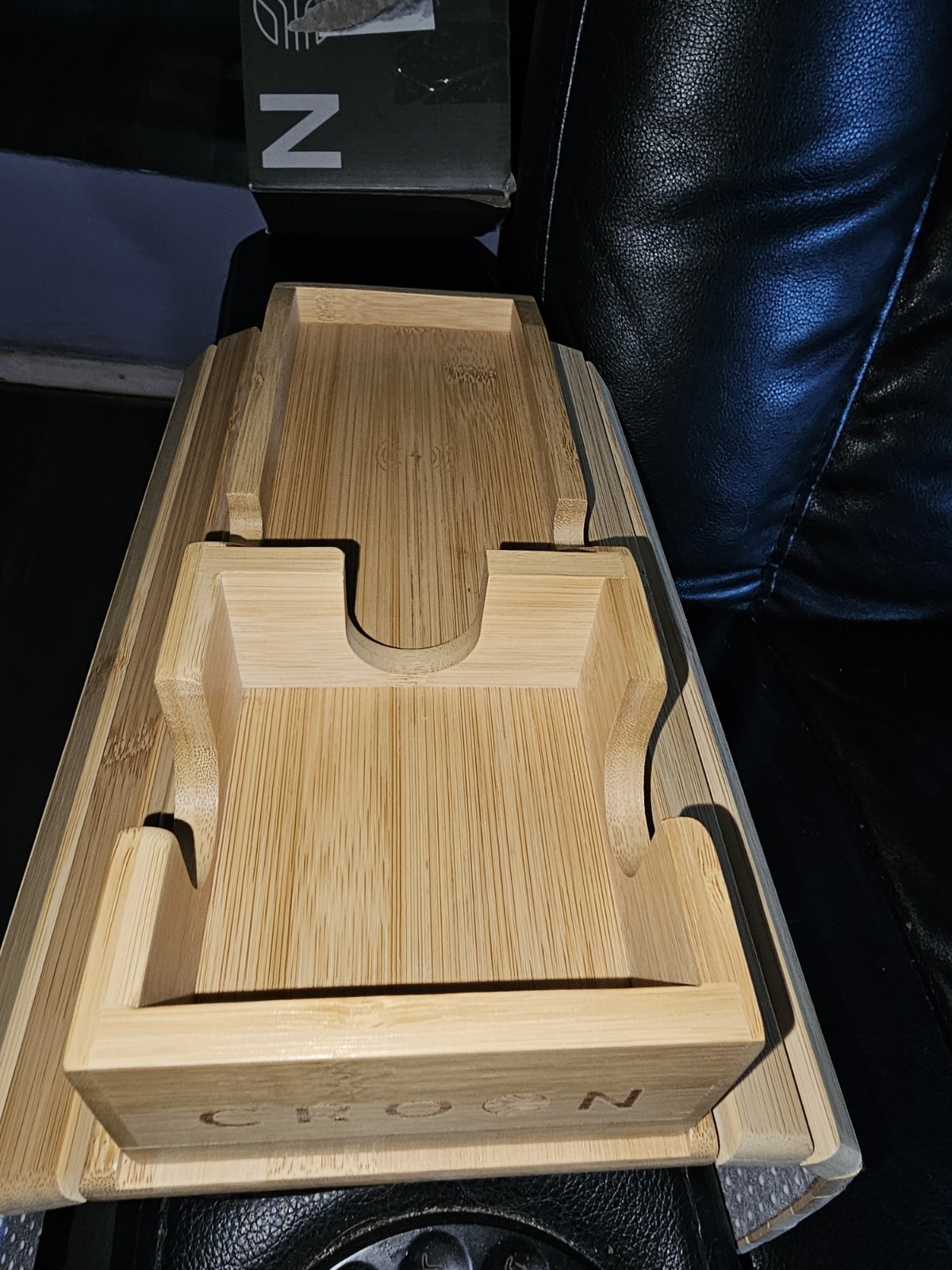 CROSN Wooden Sofa Armrest Holder with Qi Wireless Charging - photo 2