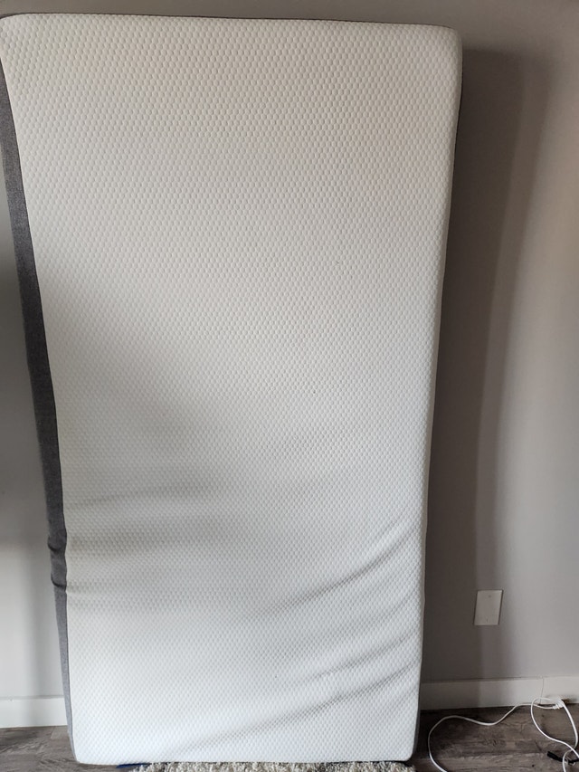 Moving Sale Twin Memory Foam Mattress – 6 Inch