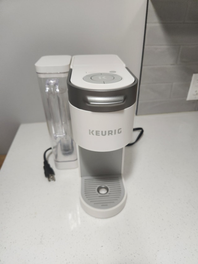 Moving Sale: Keurig K-Supreme Coffee Maker Bundle - photo 2