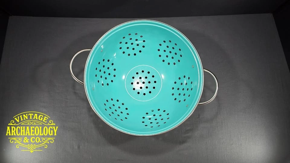 ENAMELWARE COLANDER IN TURQUOISE WITH WHITE RIM - photo 2