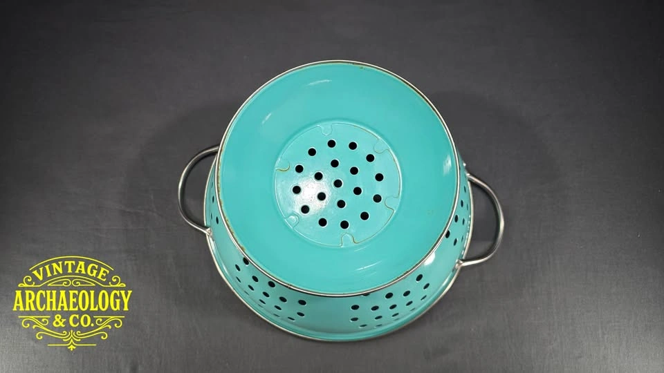 ENAMELWARE COLANDER IN TURQUOISE WITH WHITE RIM - photo 3