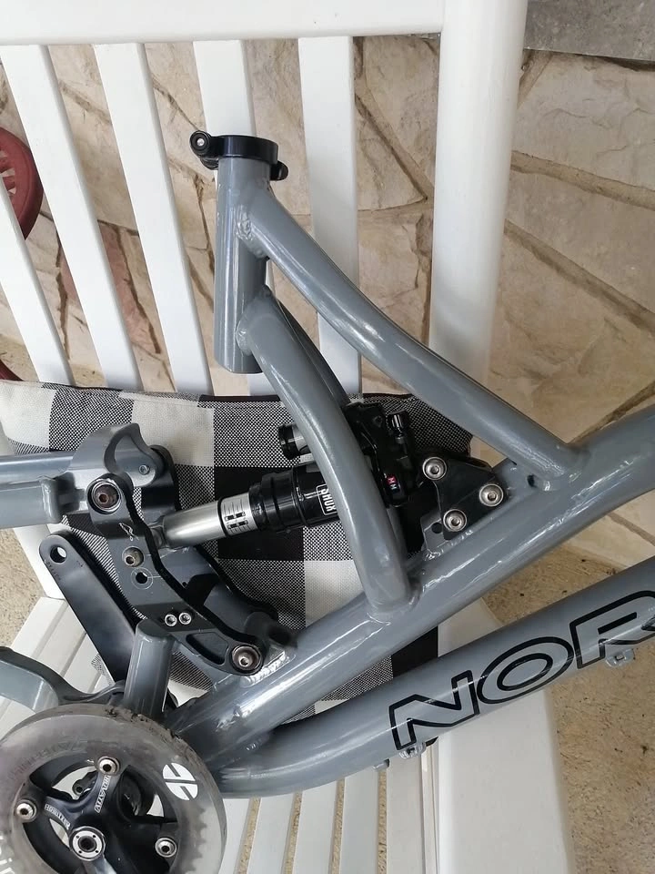 Norco Shore Bike Frame - Medium - photo 4