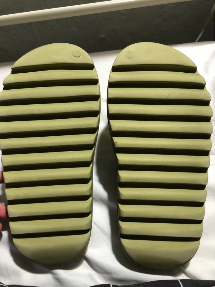 YEEZY SLIDES - photo 2