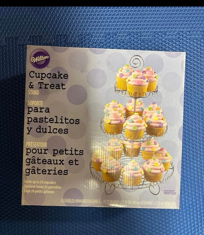 Wilton Cupcake Stand - photo 2