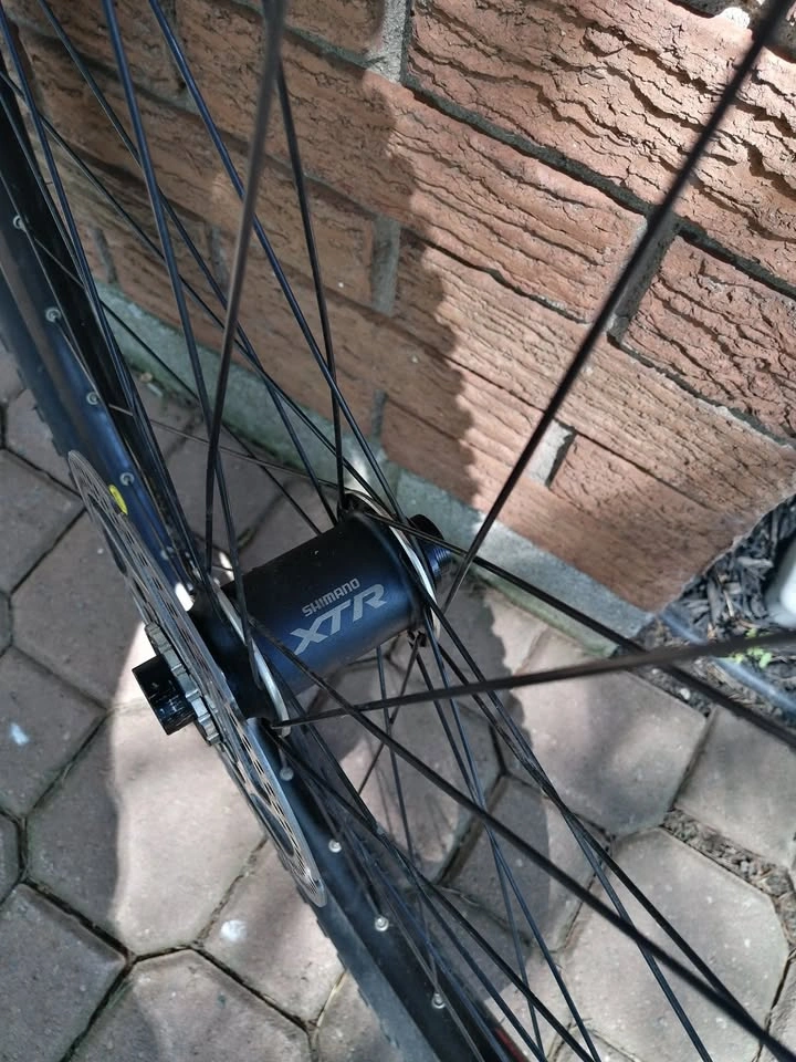 Shimano XTR Front 20mm Bike Wheel - photo 2