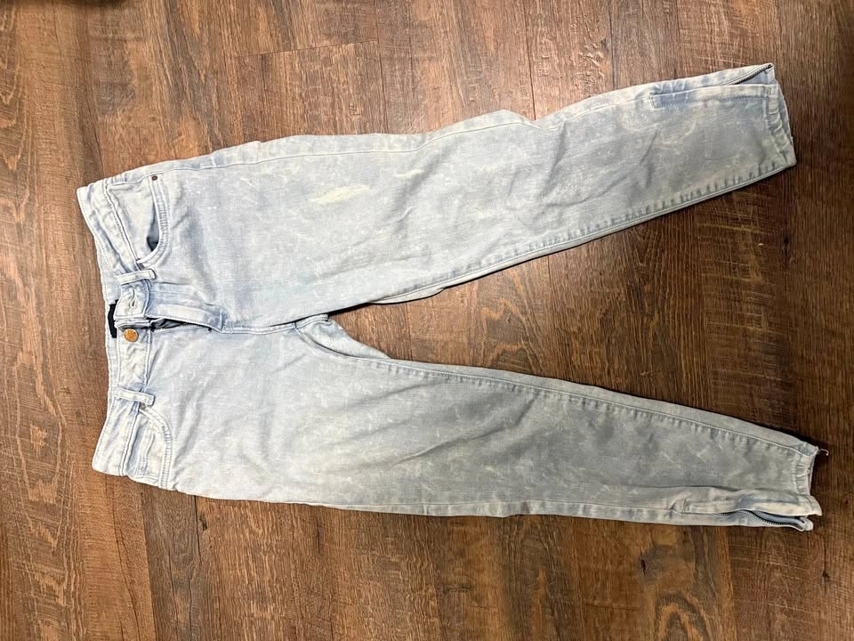 Size 28 Low/Mid Rise Jeans