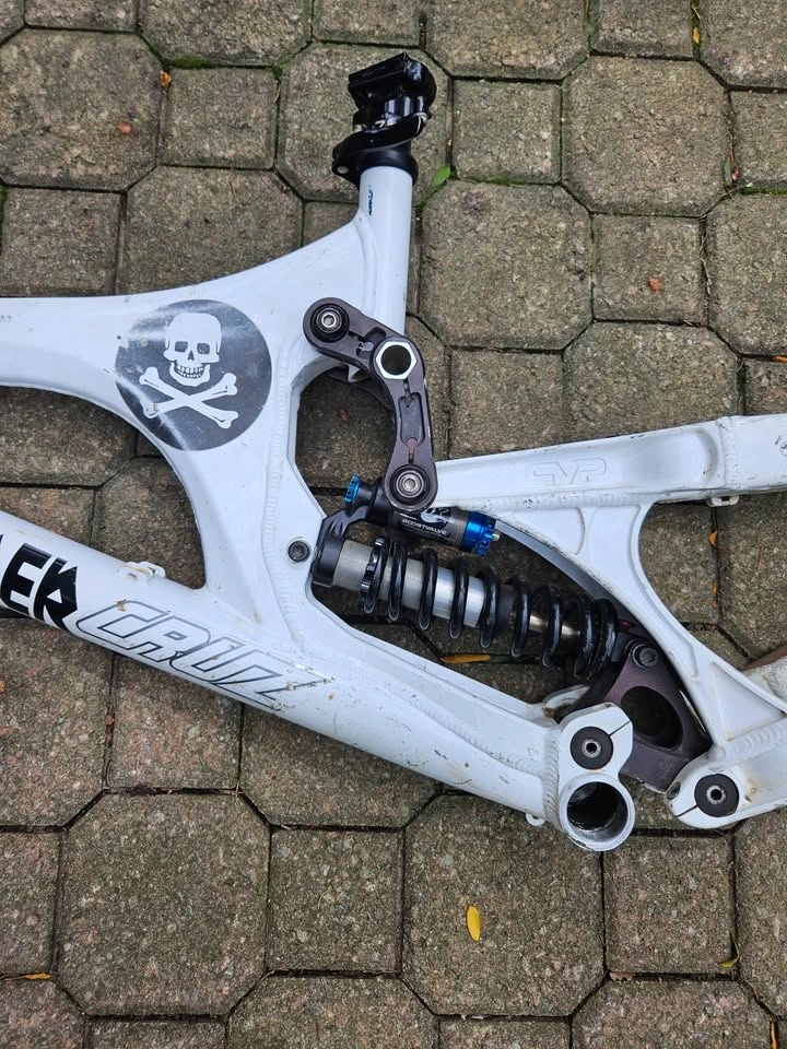 Santa Cruz Driver 8 Bike Frame - FOX DHX - photo 4