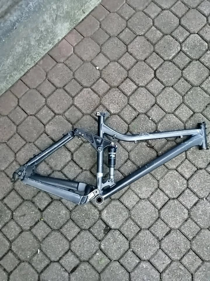 Kona Dawg Full Suspension Bike Frame - FOX Rear Shock