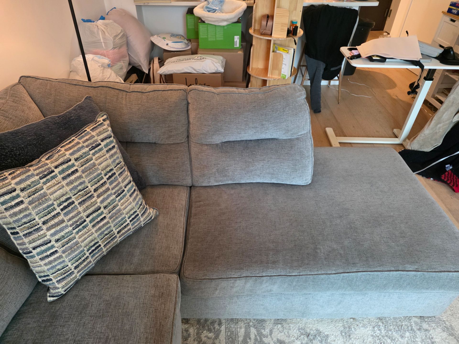 L Couch with Chaise Sectional and 4 Pillows - photo 2