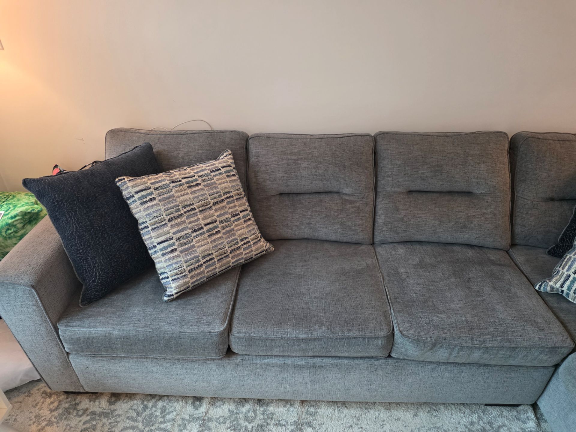 L Couch with Chaise Sectional and 4 Pillows - photo 3