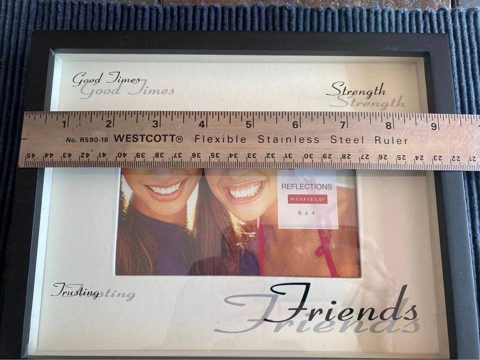 Winfield Friends Picture Frame 9x7 holds 6x4 photo - photo 3