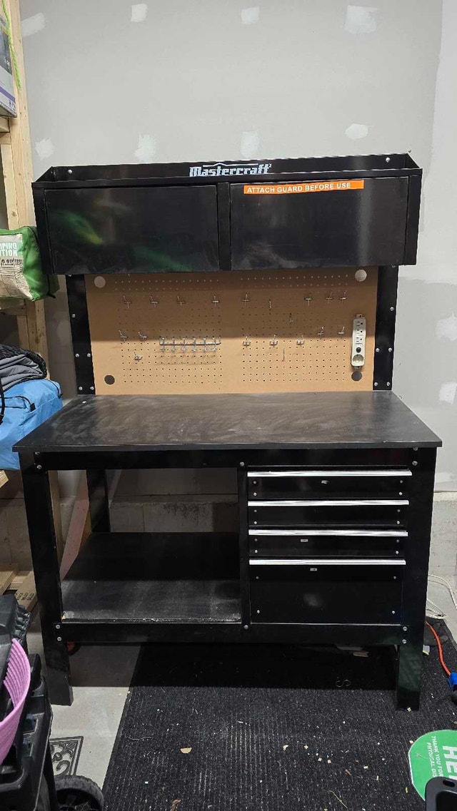 Mastercraft Workbench w/drawers