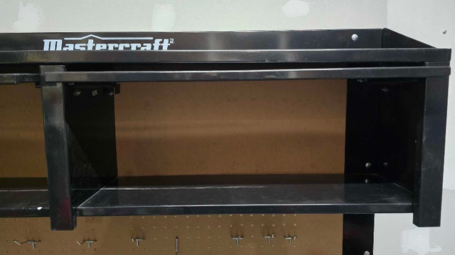 Mastercraft Workbench w/drawers - photo 2