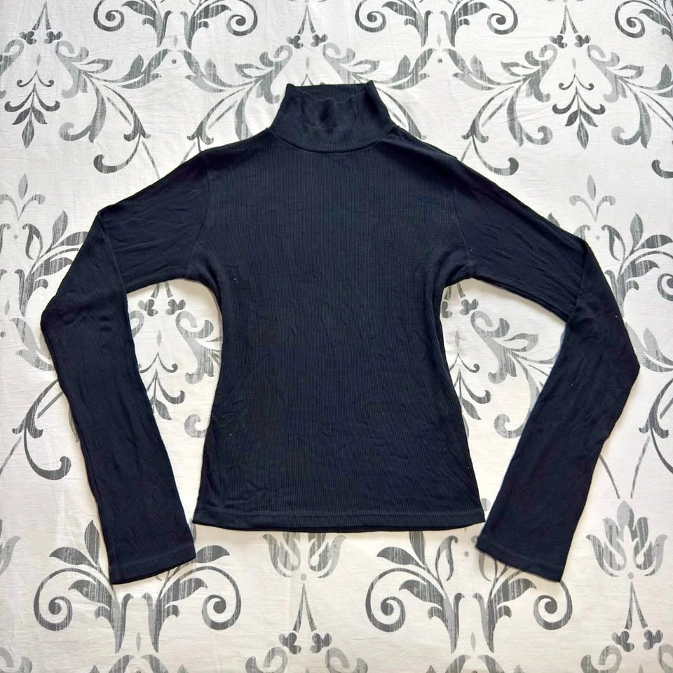 Brandy Melville Black Turtleneck Long Sleeve