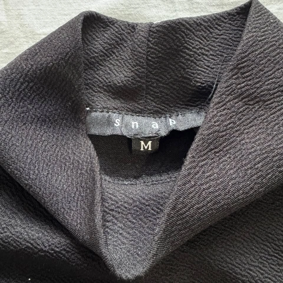 SNAP Black Cropped Top - photo 2