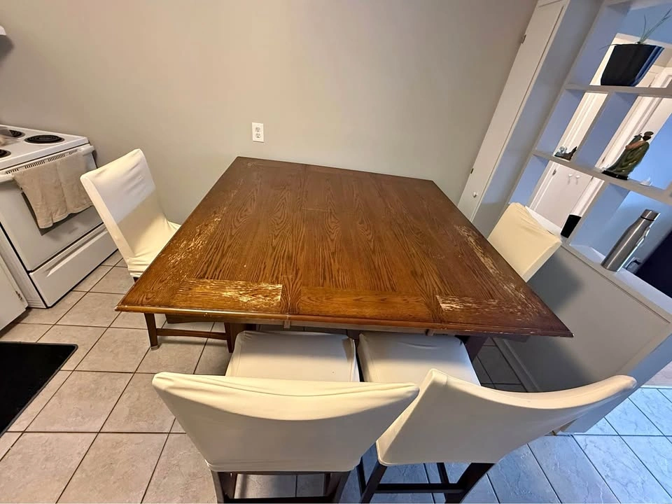 Extendable Leaf Dining Table with 2 Chairs