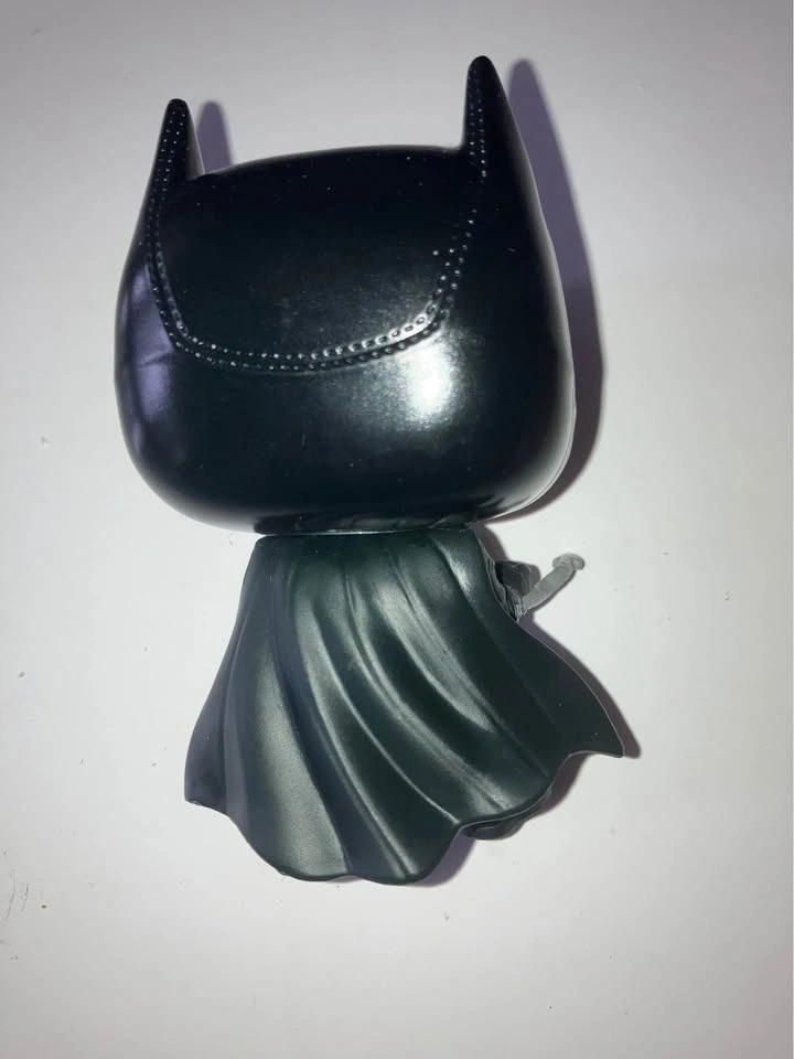 Batman Funko Pop  #1189 (minor scratch on face) - photo 4