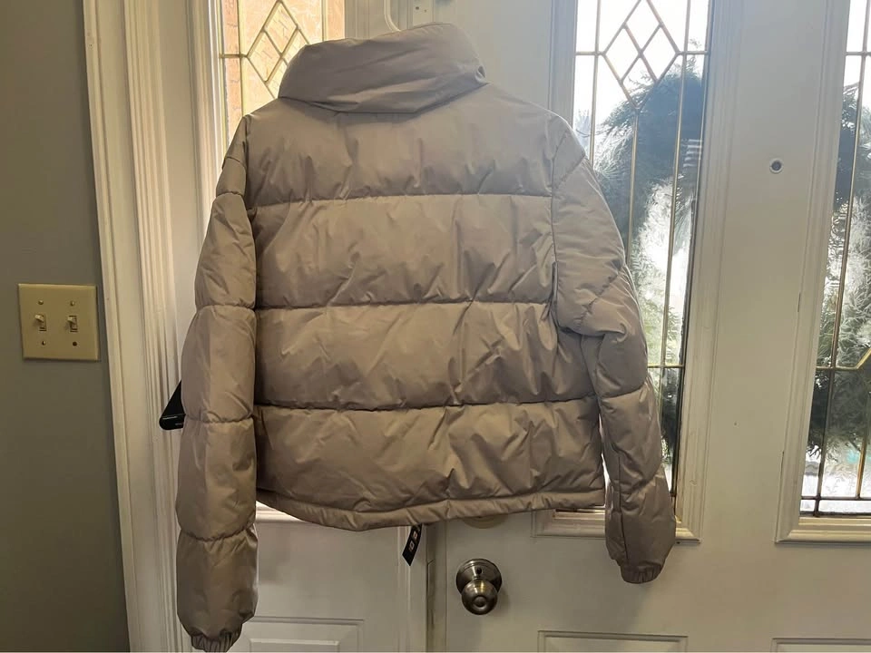Woman's Van's Aubrey Puffer Jacket - Medium - photo 2