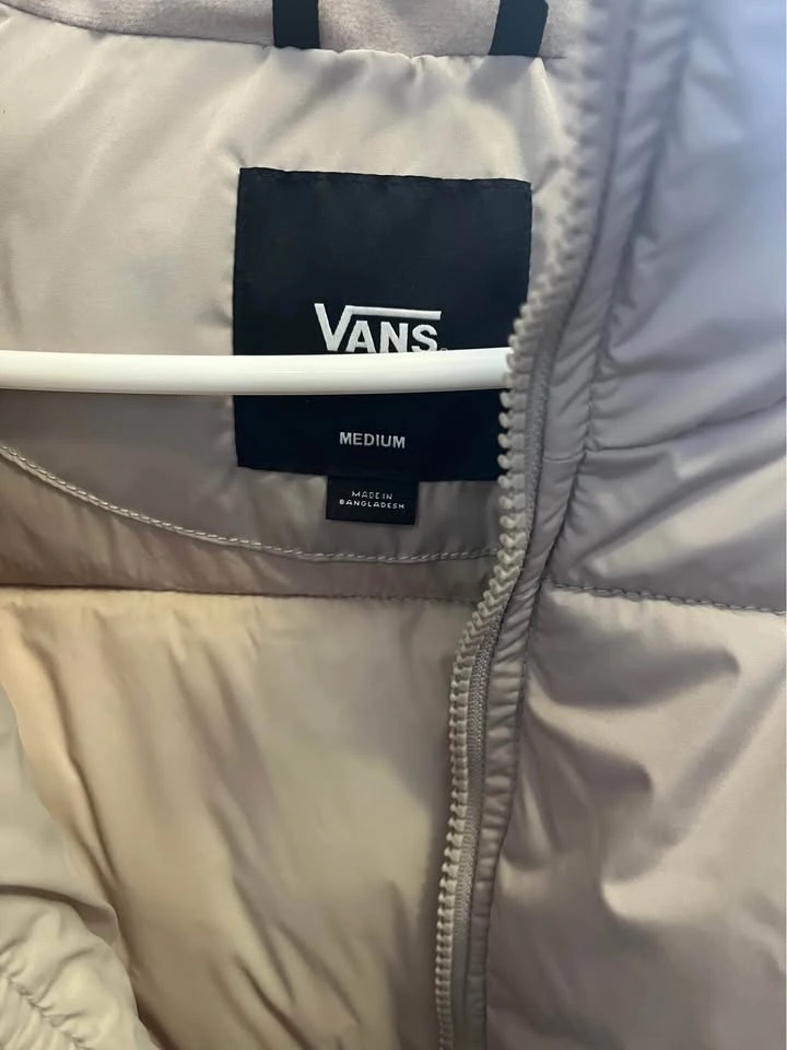 Woman's Van's Aubrey Puffer Jacket - Medium - photo 3