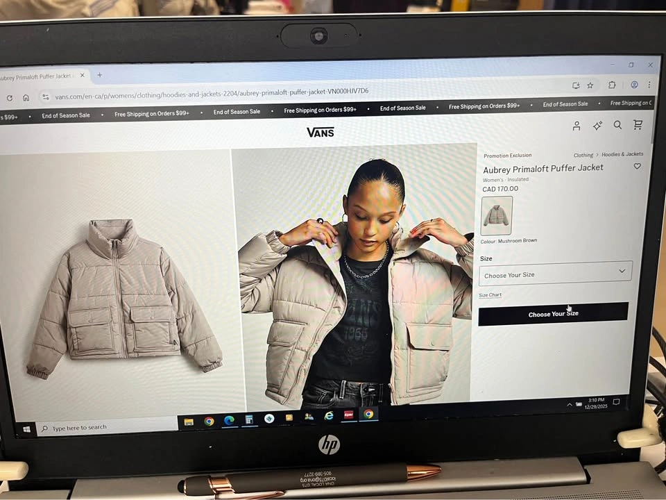Woman's Van's Aubrey Puffer Jacket - Medium - photo 5