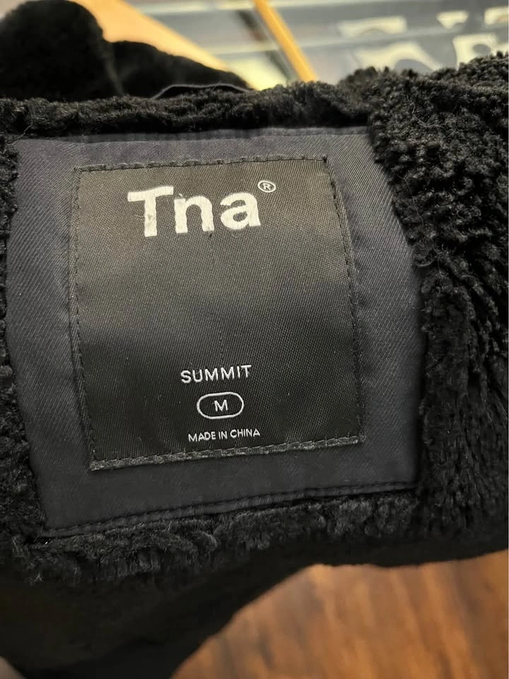 Aritzia TNA Summit Winter Jacket - Size M (fits S) - photo 5