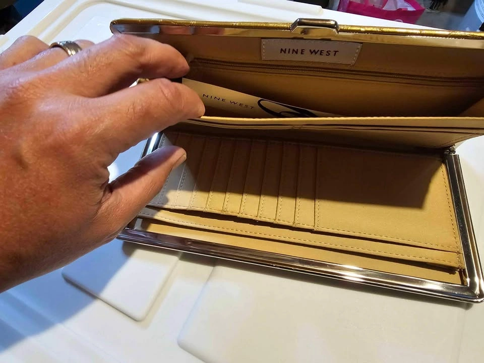 Nine West Clutch/Wallet (NEW) - photo 5